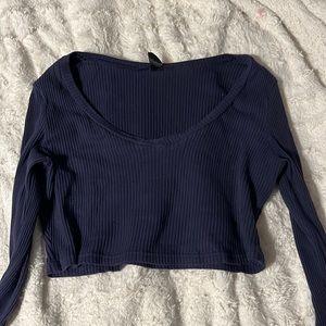 i’m selling a blue top from shein